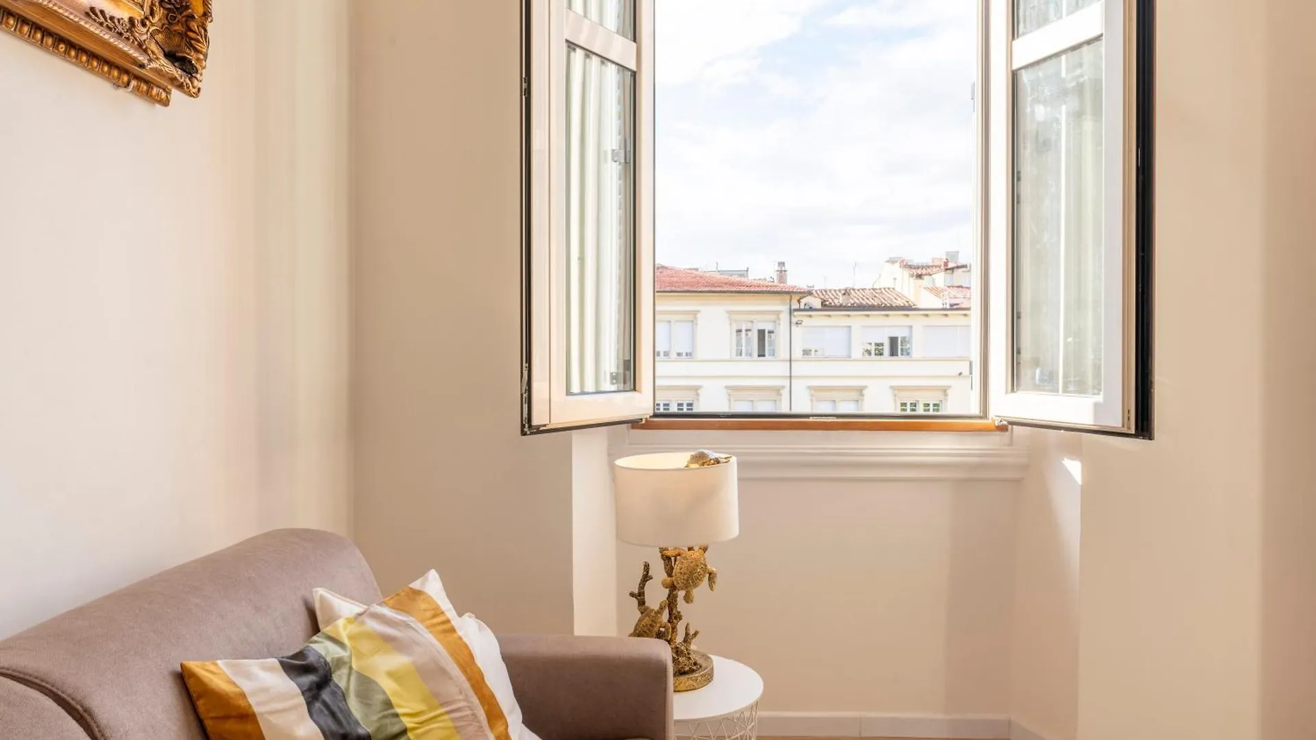 Golden House San Lorenzo Florence Apartment