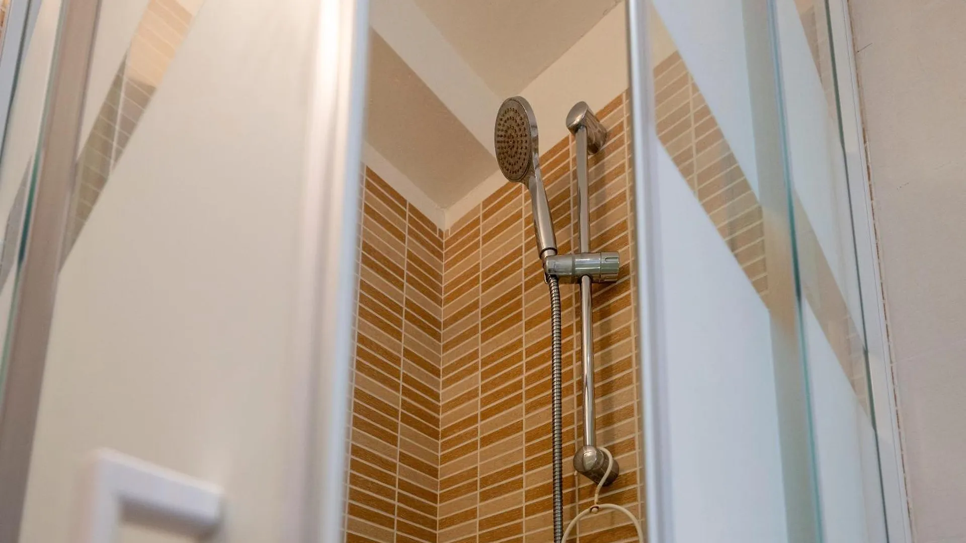 Apartment Golden House San Lorenzo Florence Italy