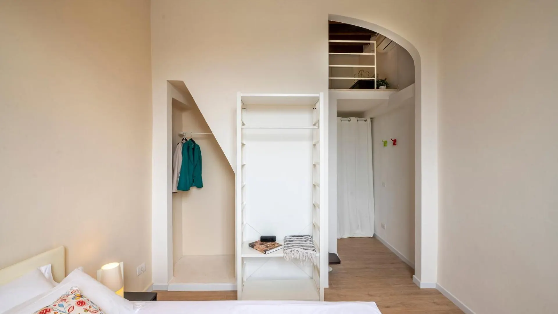 Golden House San Lorenzo Florence Apartment