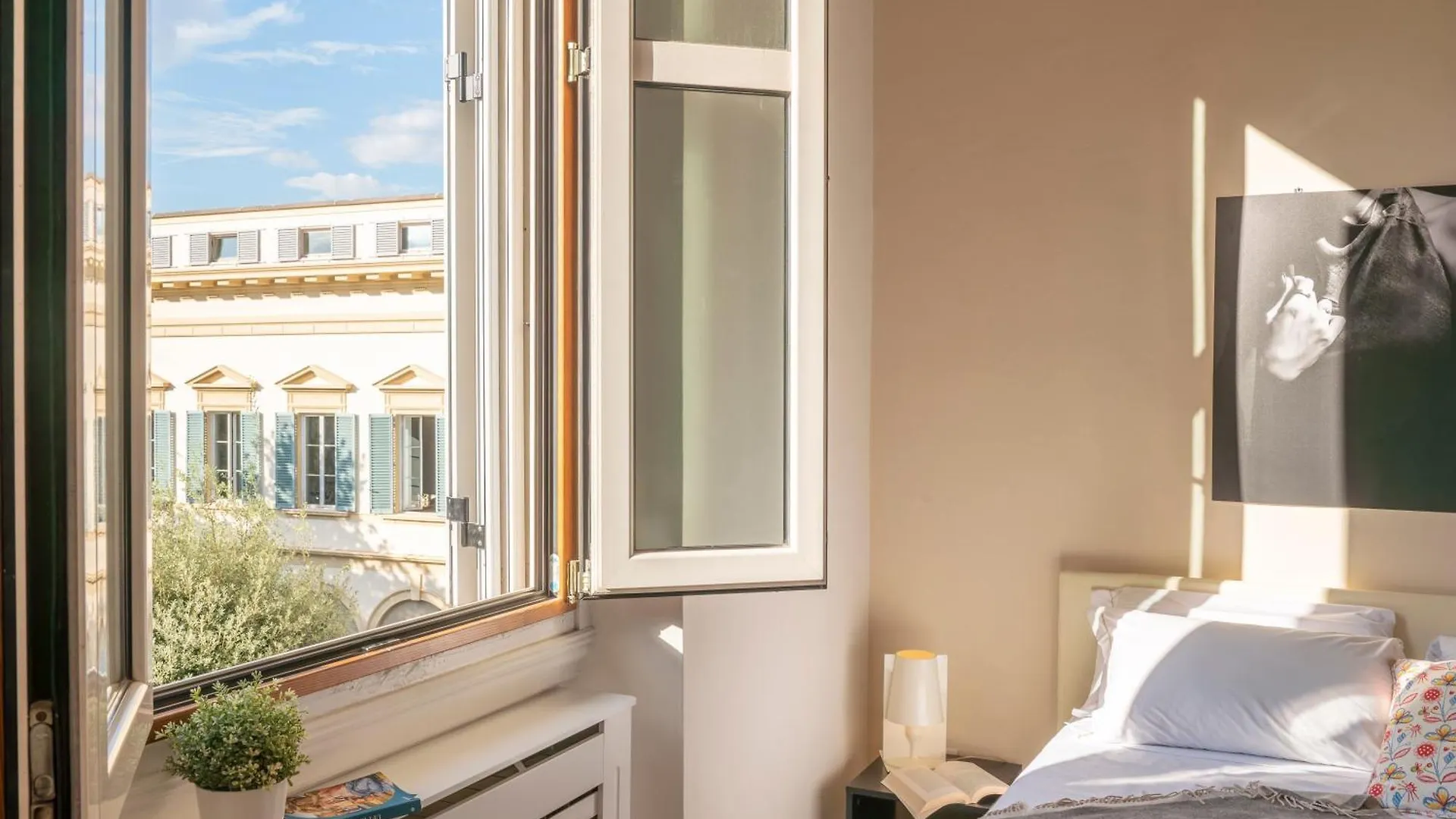 Golden House San Lorenzo Florence