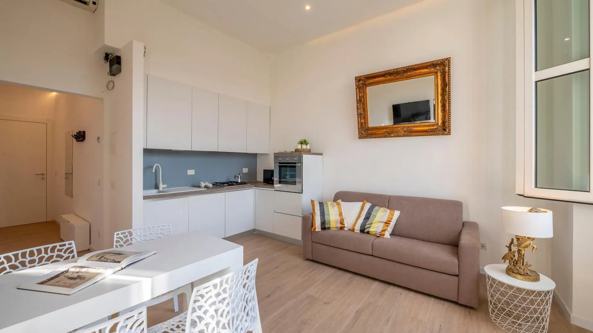 Golden House San Lorenzo Florence Apartment